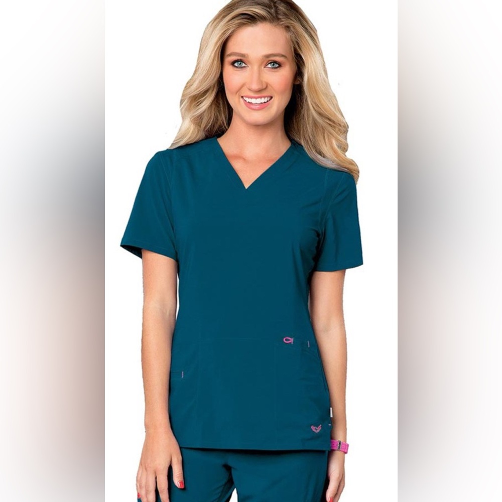 Smitten Rock Goddess Teal & Pink Excellent Condition Short Sleeve Scrub Top Med